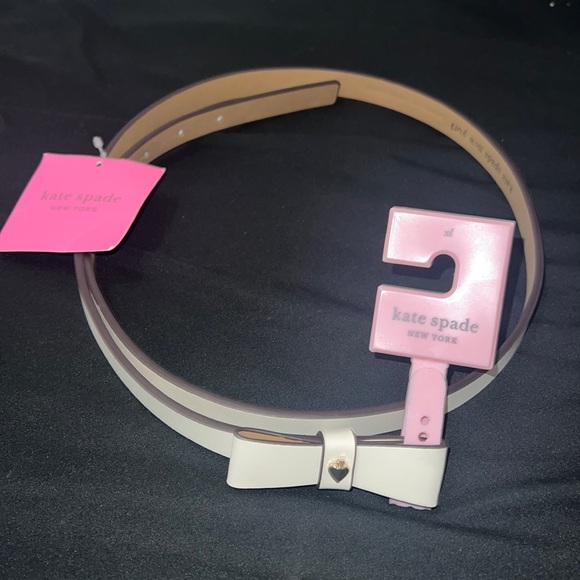 Kate Spade size extra large, off-white, thin leather bowtie belt - Picture 6 of 6
